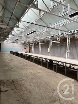  Immeuble à vendre 3200 m²