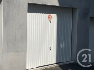  Parking / Garage à louer 15 m²