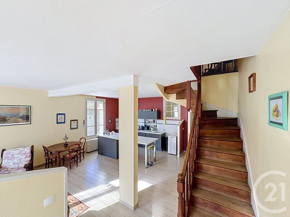 À vendre à Poitiers. Découvrez cette maison pleine d....