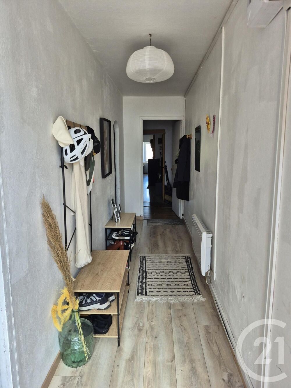 Nichée à Valdurenque, cette maison familiale de 166 m² o....