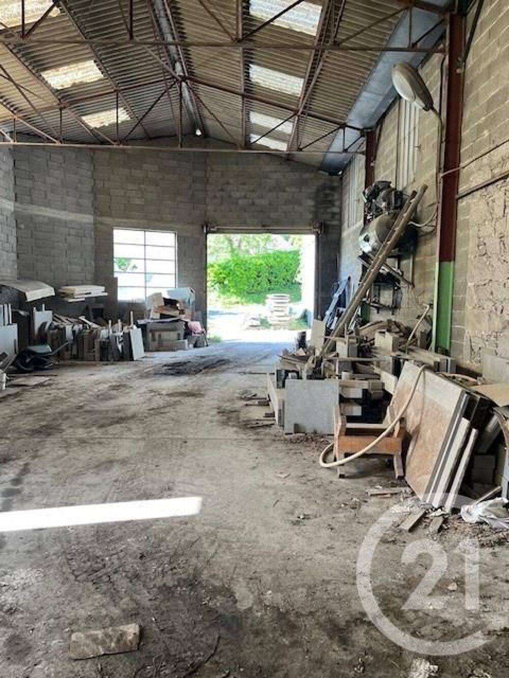 vente Autres - 900 m² Saint-Salvy-de-la-Balme (81490)