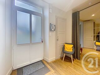  Appartement à louer 4 pièces 137 m²