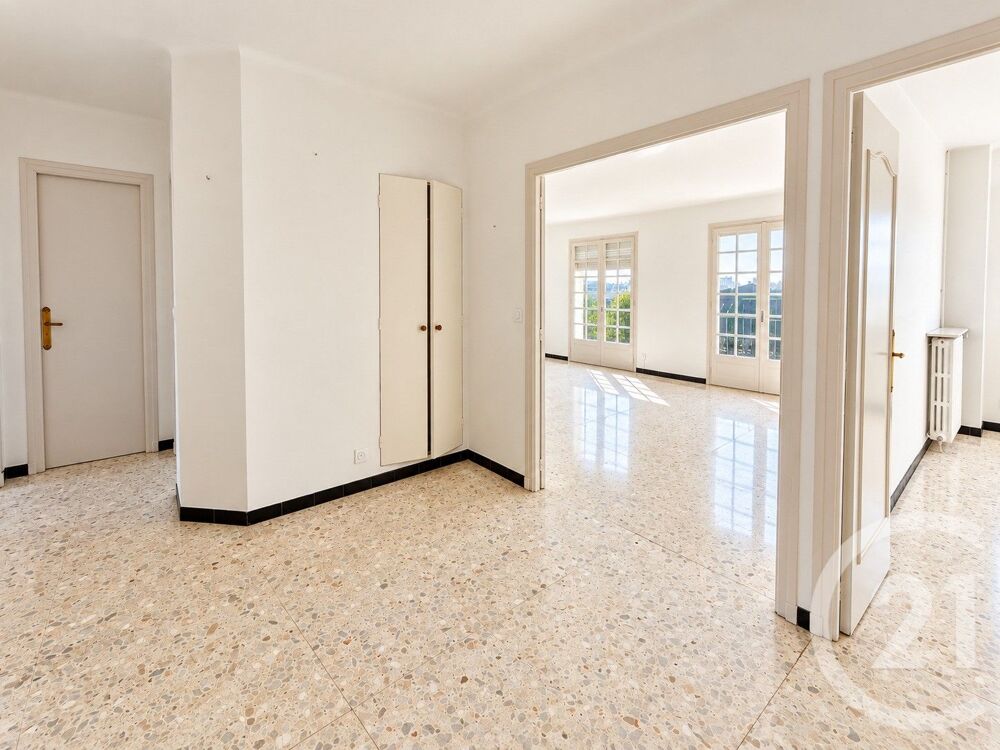 À VENDRE T4 95 m² avec jardin & garage Le Clos Banet<b....