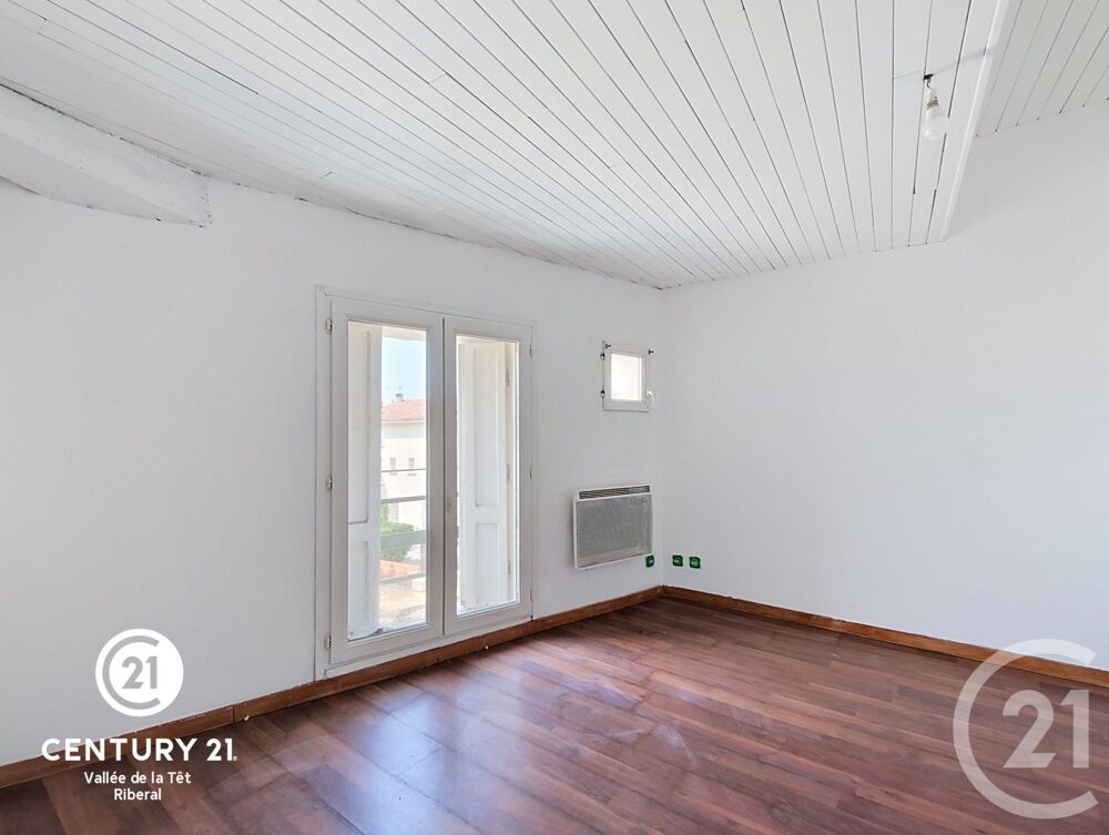 Maison à vendre à Saint-Estève avec local professionnel ....