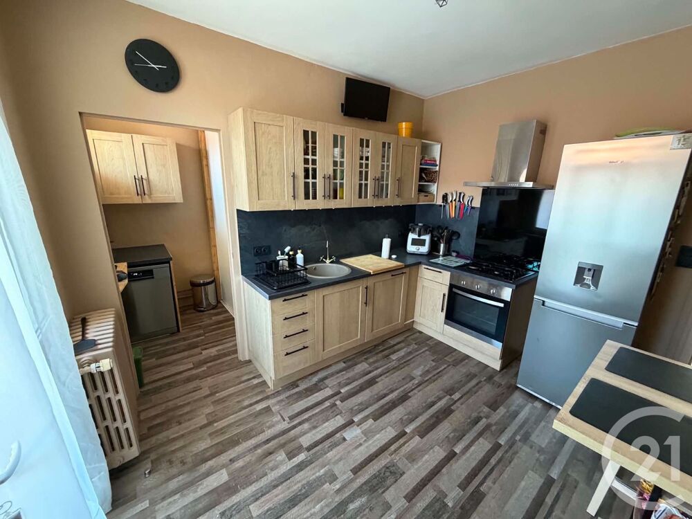 En plein c½ur de la ville, cette maison vous accueille ....