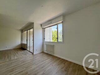  Appartement à louer 3 pièces 85 m²