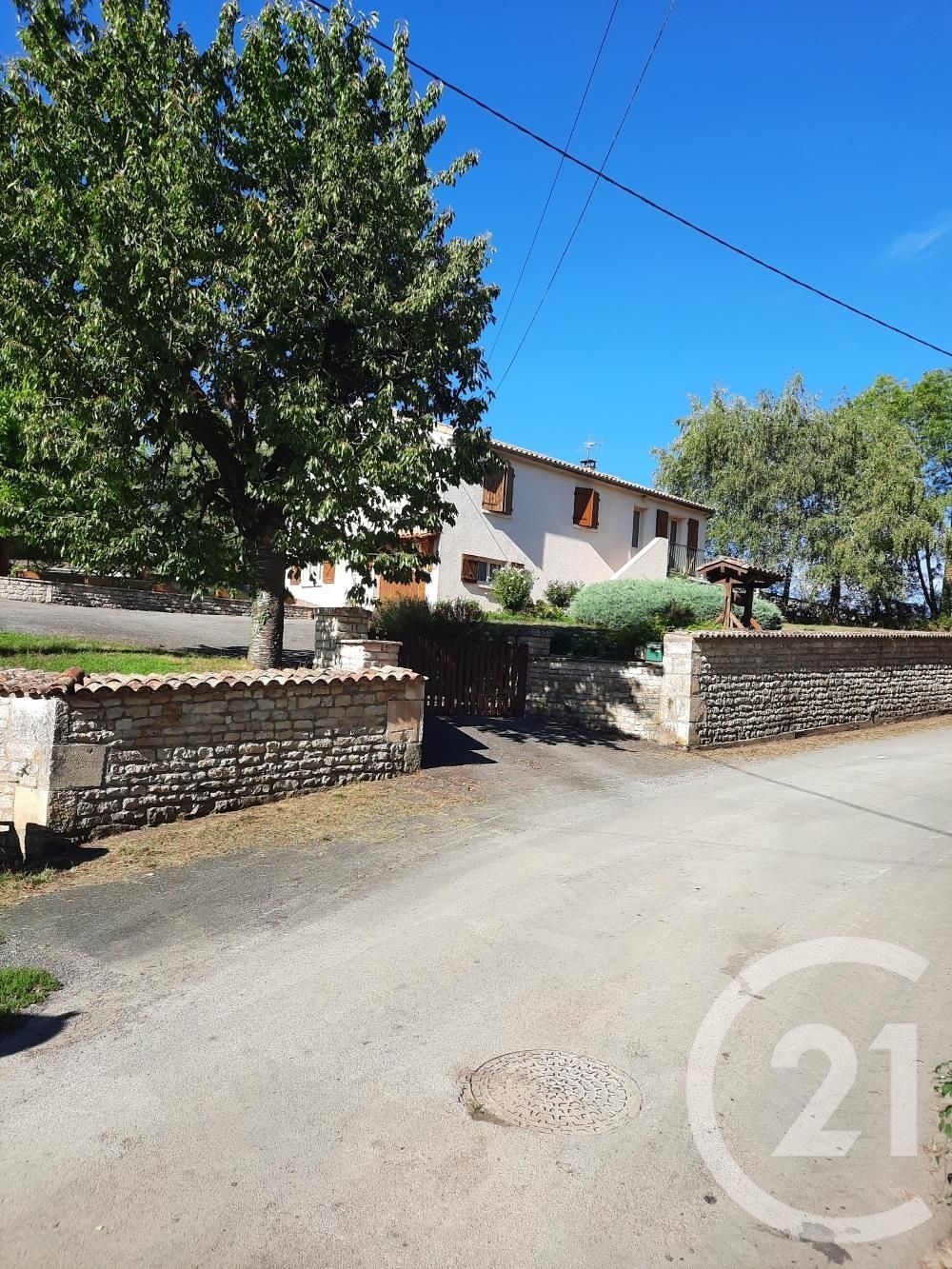 vente Maison - 5 pièce(s) - 132 m² Chef-Boutonne (79110)