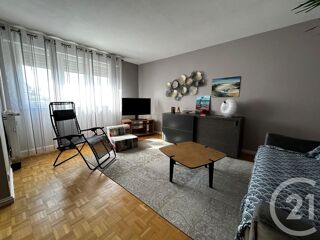  Appartement à louer 4 pièces 80 m²