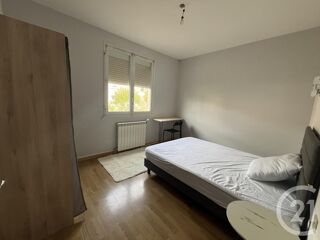  Appartement à louer 2 pièces 85 m²