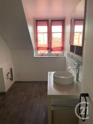  Appartement à louer 3 pièces 78 m²