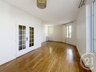  Appartement à louer 4 pièces 83 m²