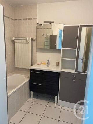  Appartement à louer 3 pièces 63 m²