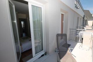  Appartement à louer 4 pièces 79 m²