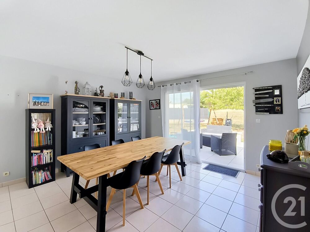 Située dans un quartier calme de POITIERS, belle maison ....