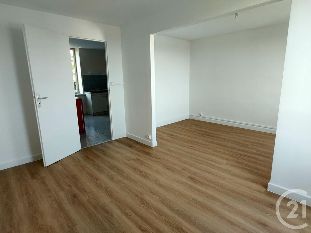 Appartement T1 composé d'une entrée sur cuisine avec cui....