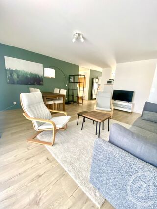  Appartement à louer 4 pièces 86 m²
