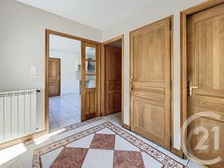  Maison à louer 7 pièces 154 m²