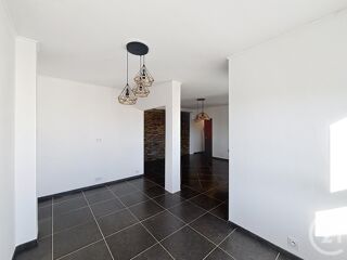  Appartement à louer 5 pièces 84 m²