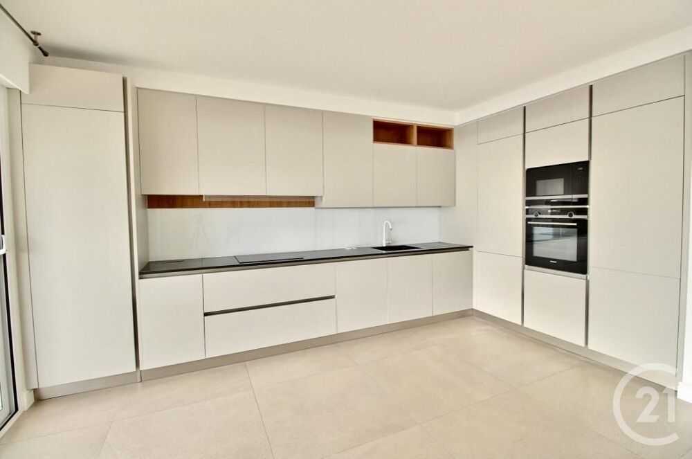 location Appartement - 3 pièce(s) - 77 m² Cap-d'Ail (06320)