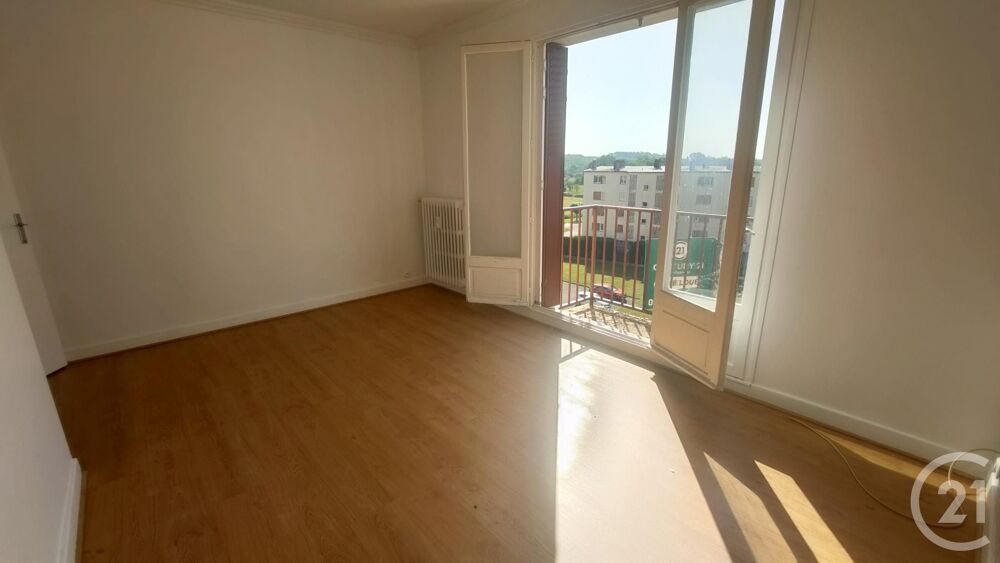 DECIZE - Charmant appartement au quatrième étage, sans a....