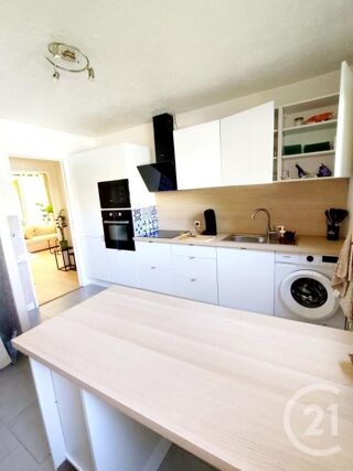  Appartement à louer 2 pièces 52 m²