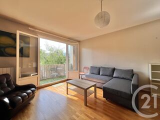  Appartement à louer 4 pièces 84 m²
