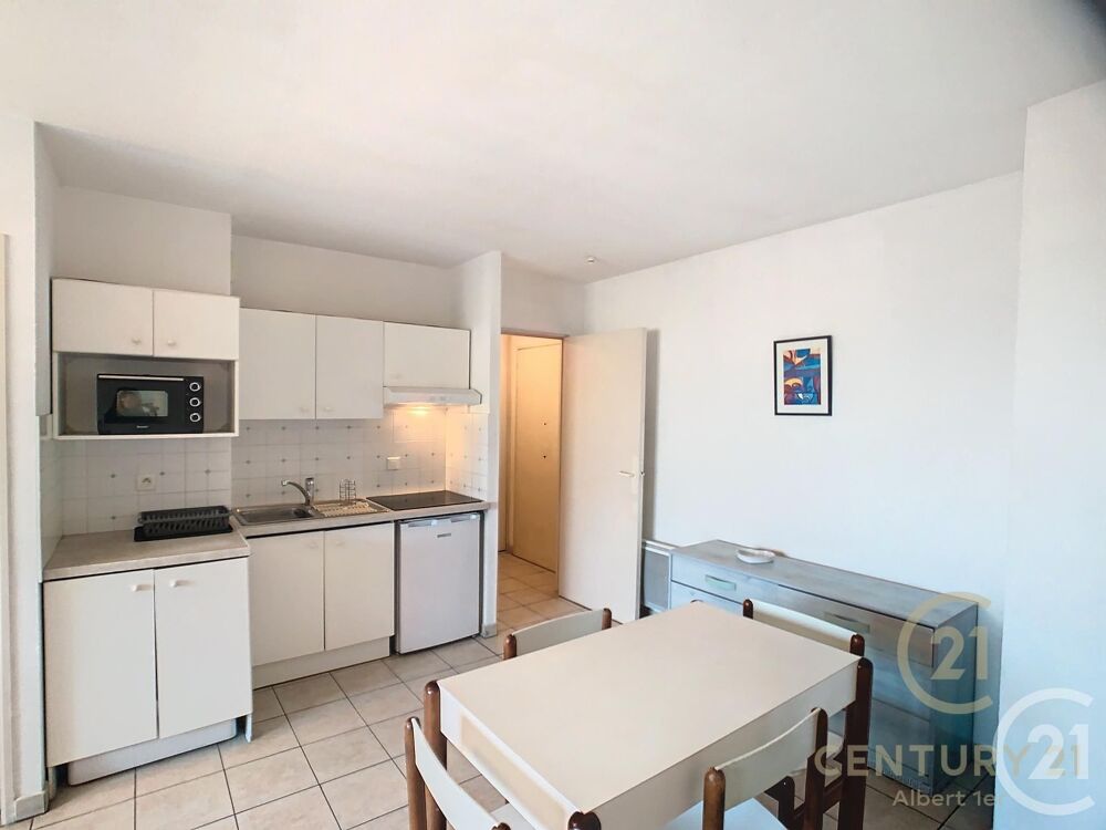 EXCLUSIVITÉ LOCATION MEUBLÉE À L'ANNÉE JUAN-LE....