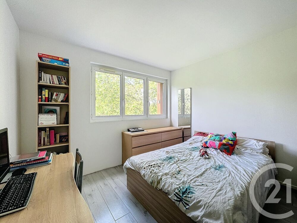 Century 21 Hennequin à le plaisir de vous présenter à la....