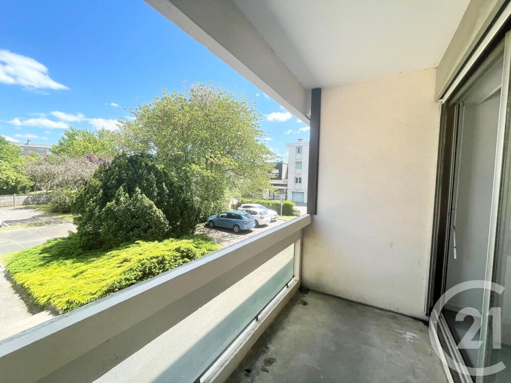 Découvrez ce charmant appartement au premier étage du bâ....