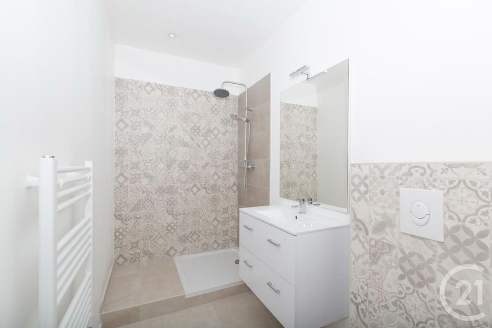 NICE RIQUIER Très beau 2 pièces de 44.08 m² loi carr....