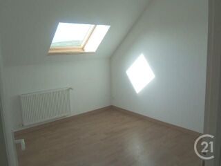  Appartement à louer 4 pièces 92 m²