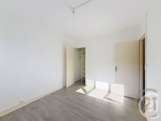  Appartement à louer 4 pièces 62 m²