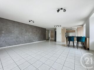  Appartement à louer 5 pièces 88 m²