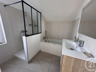  Appartement à louer 3 pièces 80 m²