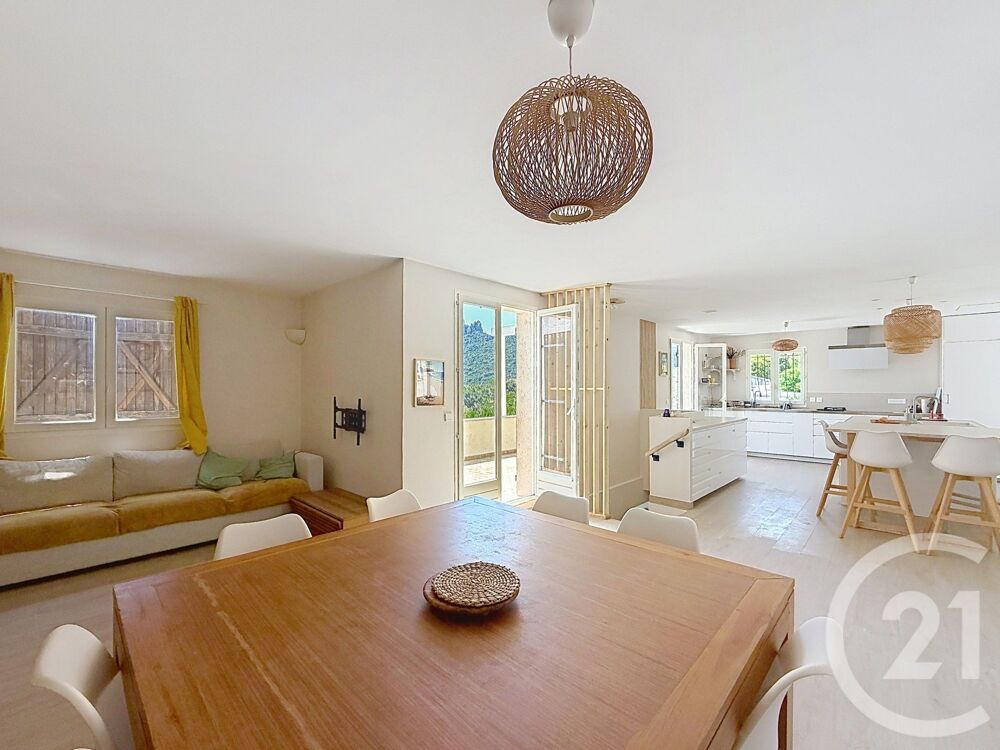 Dans un domaine au c½ur de l'Esterel, charmante villa ré....