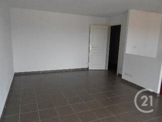  Appartement à louer 3 pièces 65 m²