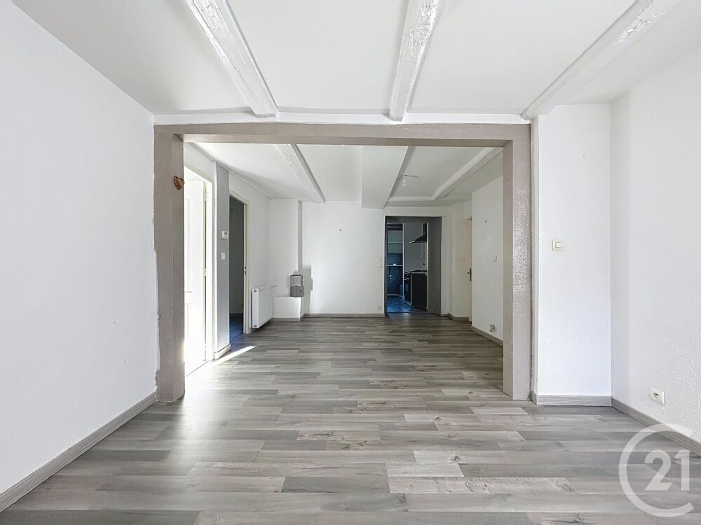 Dans une petite copropriété bien entretenue, découvrez c....