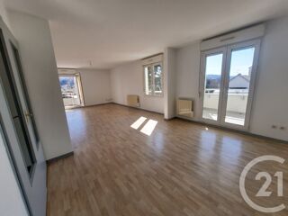  Appartement à louer 4 pièces 81 m²