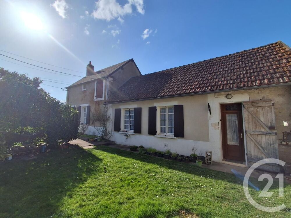 Nichée dans un hameau paisible de Sougères-en-Puisaye, c....