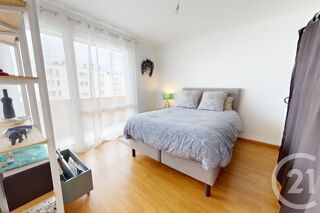 vente Appartement - 5 pièce(s) - 76 m² Saint-Quentin (02100)