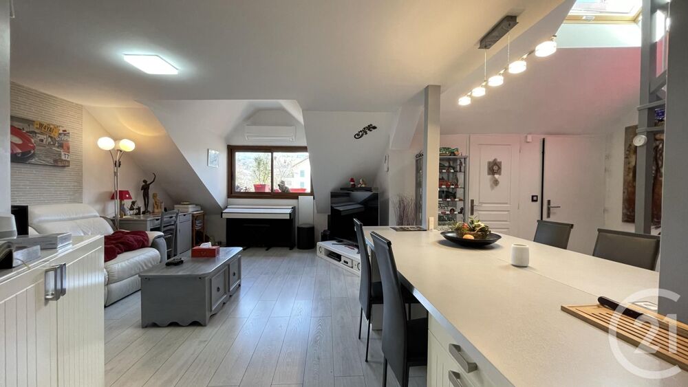 Découvrez ce charmant appartement atypique de 109m² au s....