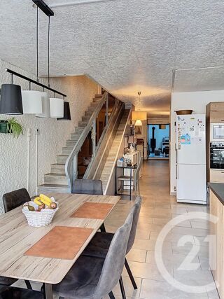  Immeuble à vendre 232 m²