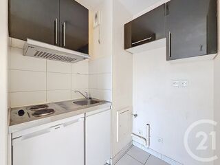  Appartement à louer 2 pièces 33 m²