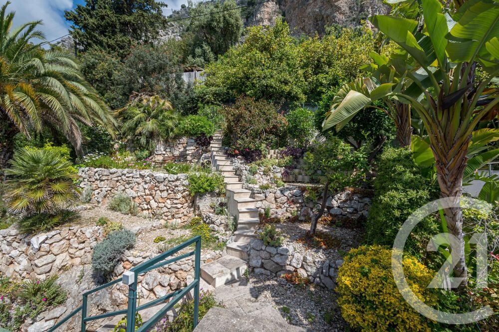 Eze Bord de mer: Cet appartement en triplex offre une vu....
