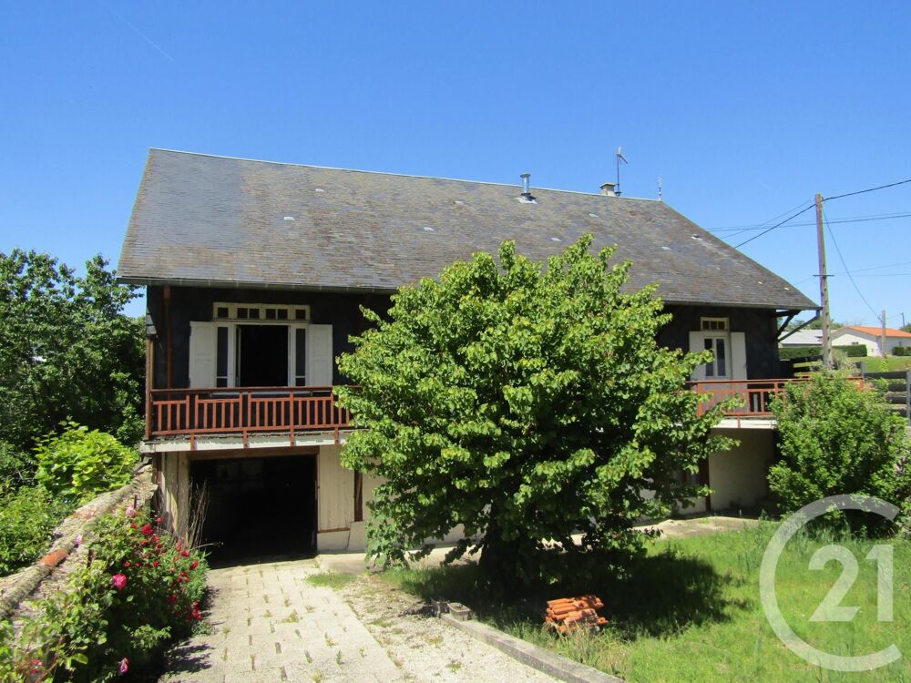 A CHEF-BOUTONNE, une maison comprenant une entrée, un sé....