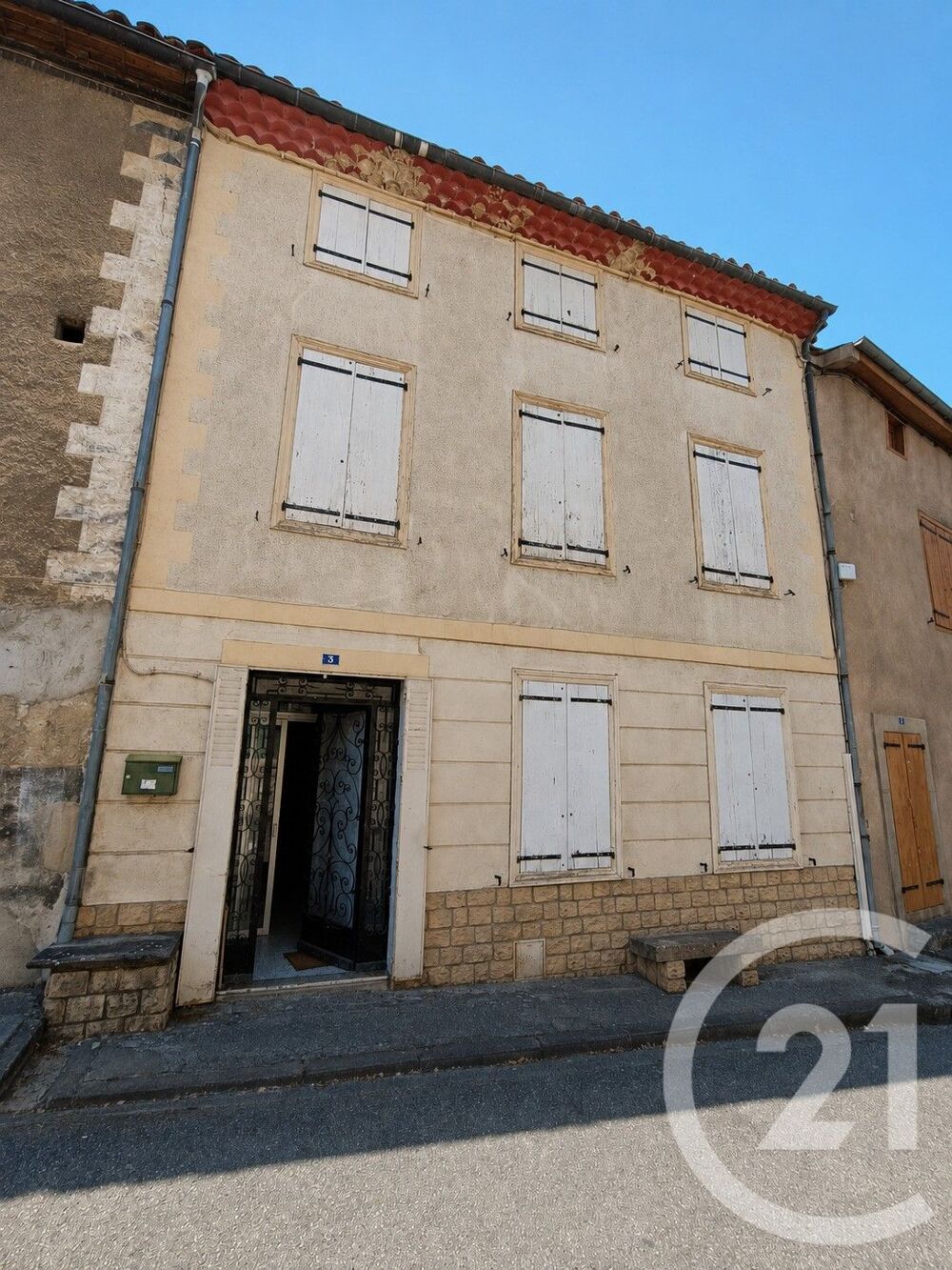 Maison 4 pièces 159 m² · à Ste Colombe sur L Hers · 159 m² · 75 000 €