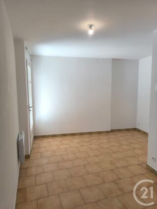  Appartement � louer 3 pi�ces 77 m�