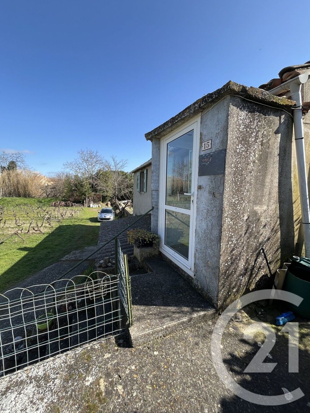 Maison en pierres de 1749 à rénover de 93m² à Villeneuve....