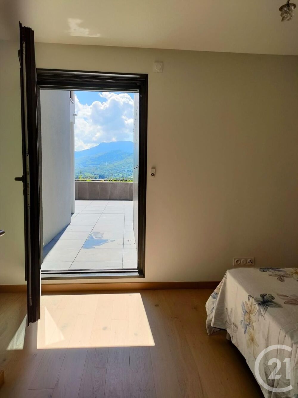 location Appartement - 2 pièce(s) - 54 m² Saint-Alban-Leysse (73230)