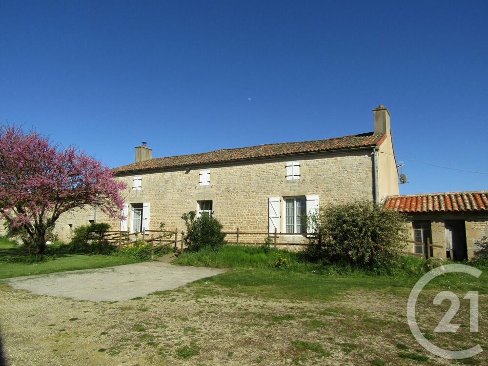 Maison 5 pièces 300 m² · à Paizay le Tort · 300 m² · 240 000 €